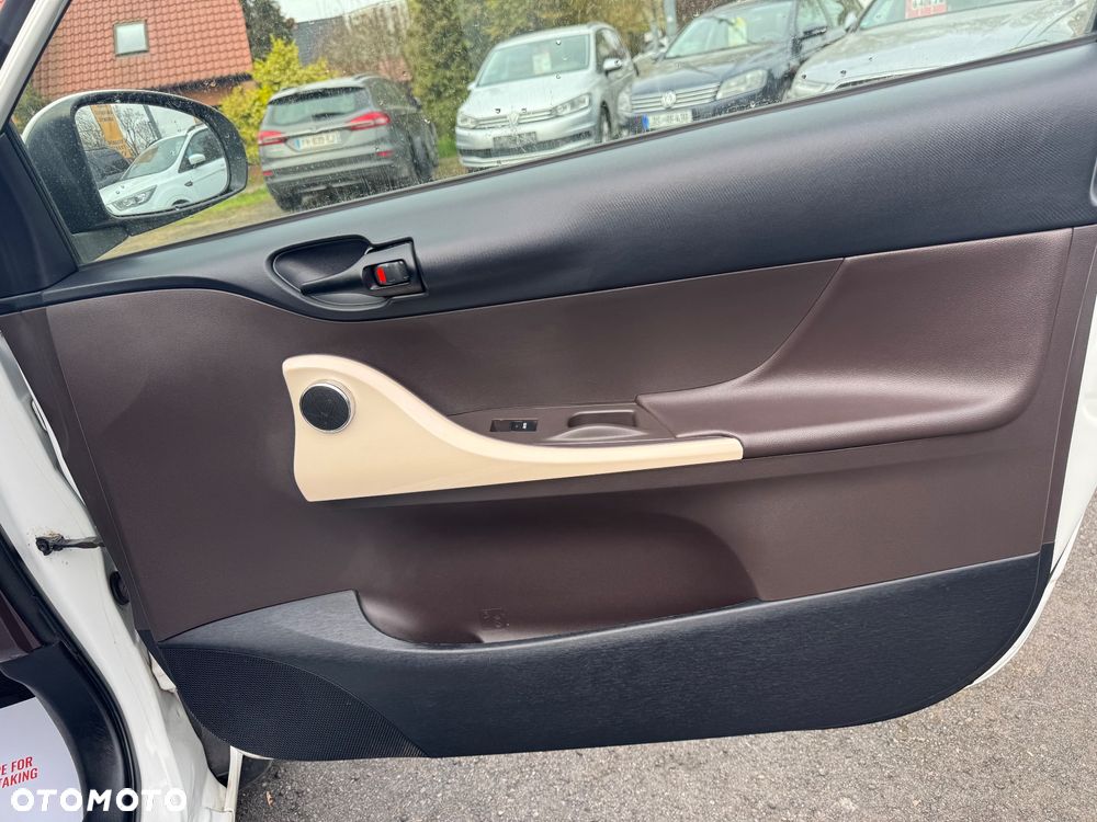 Toyota iQ 1.0 Multidrive + - 21