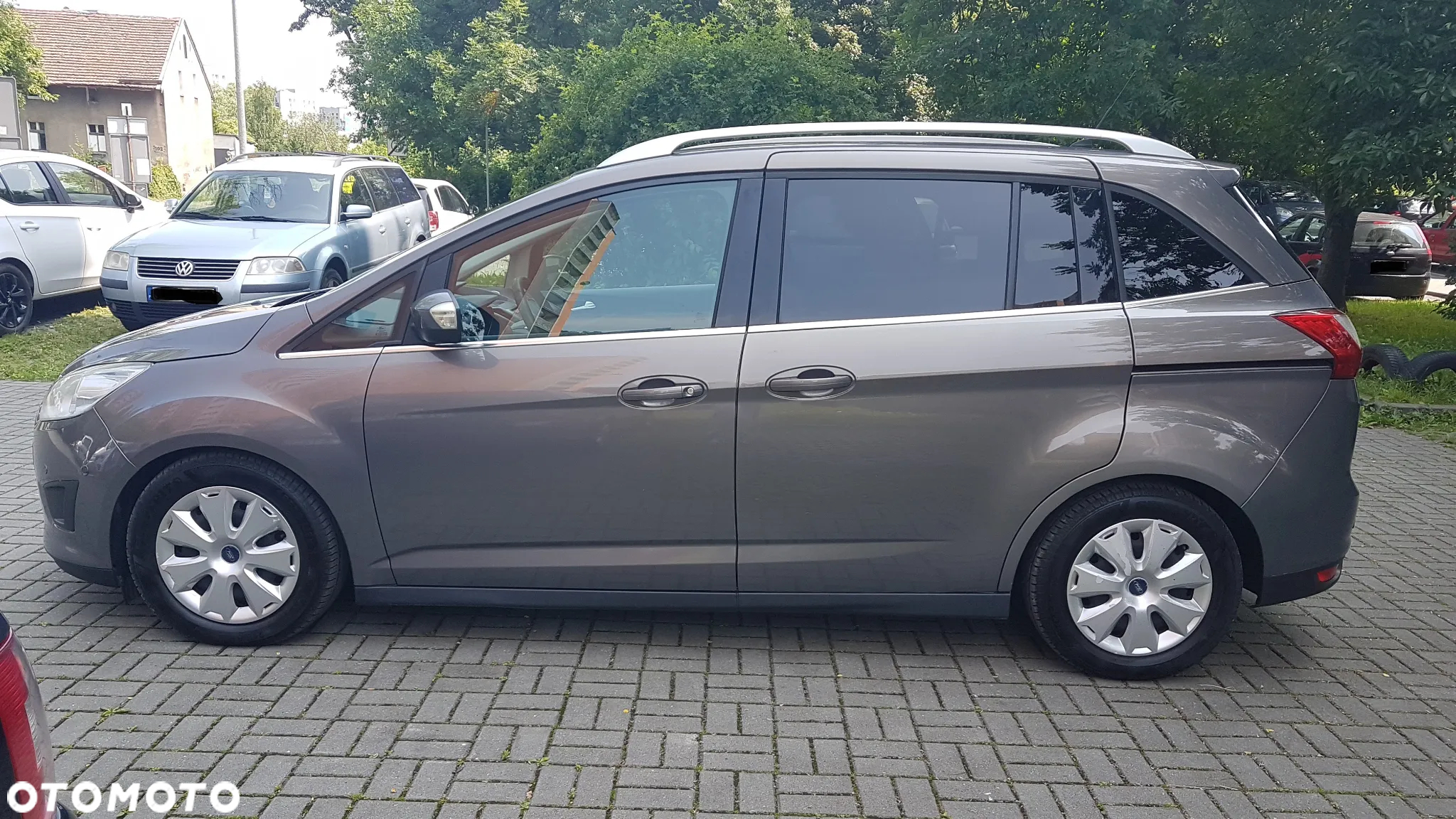 Ford Grand C-MAX - 28