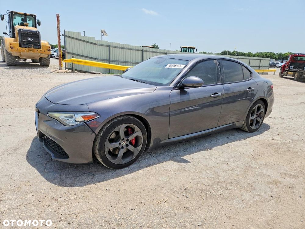 Alfa Romeo Giulia 2.0 Turbo 16V AT8-Q4 Veloce - 26