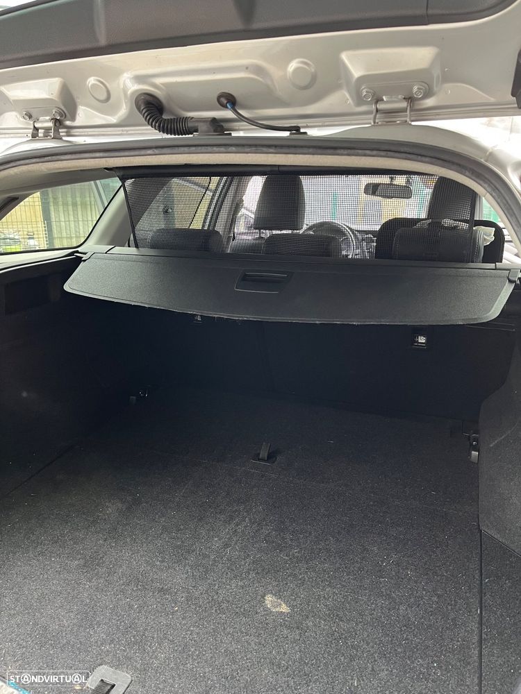 Toyota Auris Touring Sports 1.8 HSD Exclusive - 14