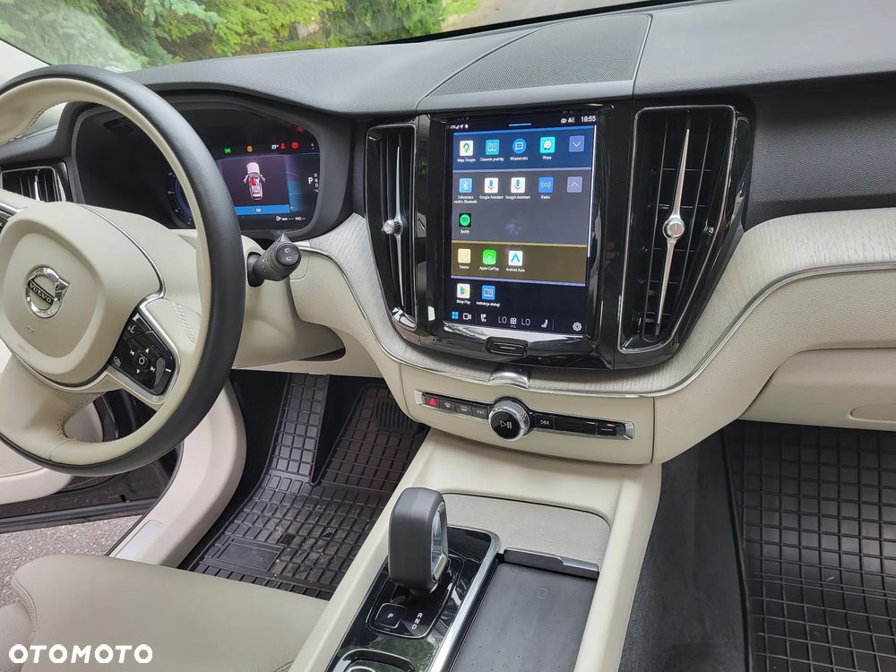 Volvo XC 60 B4 D AWD Plus Bright - 17