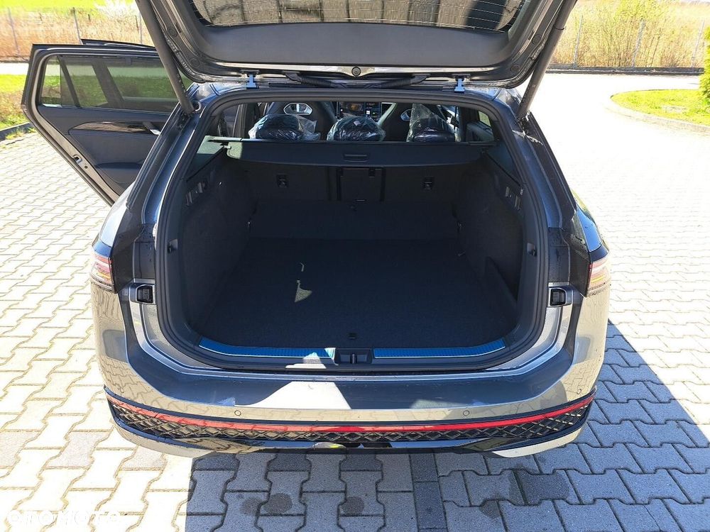 Volkswagen Passat - 17