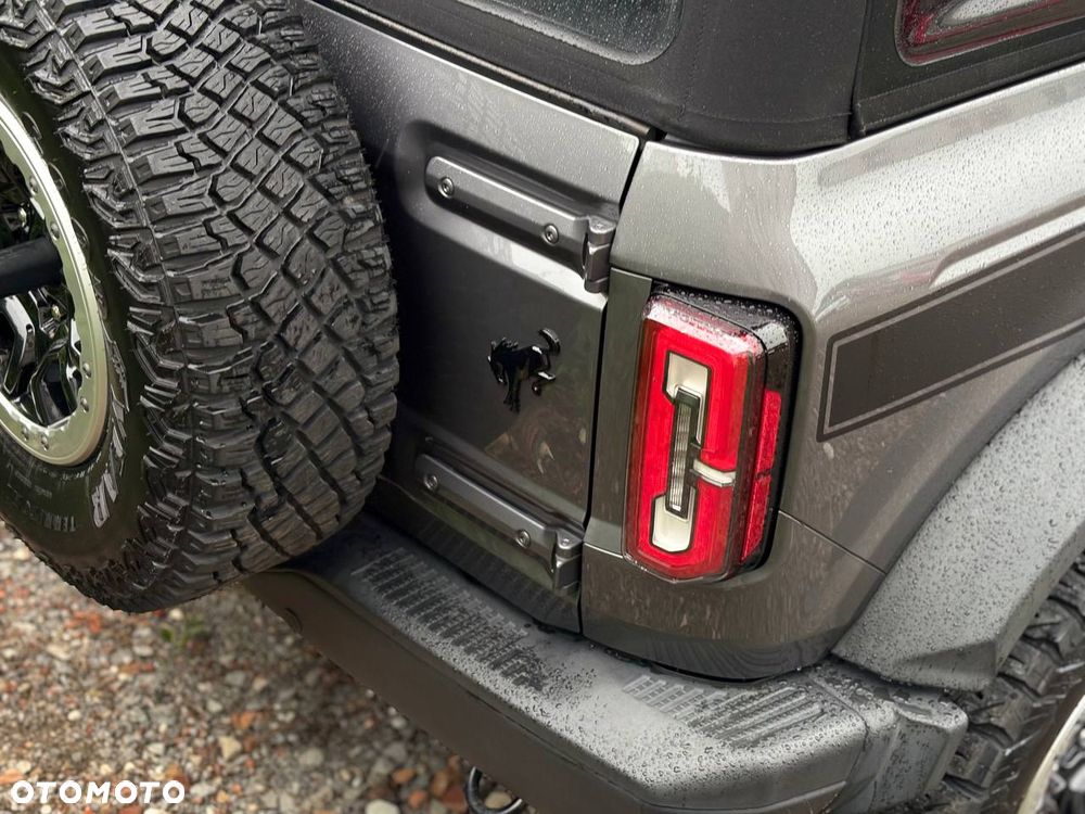 Ford Bronco - 6