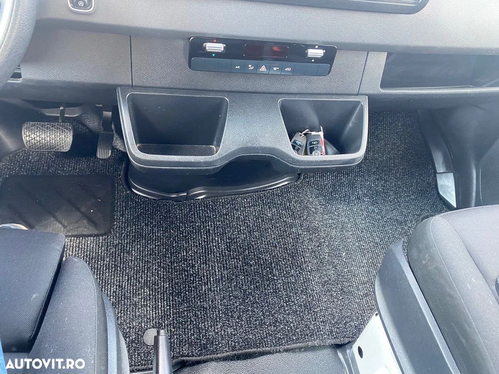 Mercedes-Benz Sprinter - 20