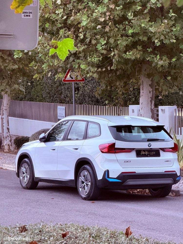 BMW iX1 xDrive30 xLine - 11