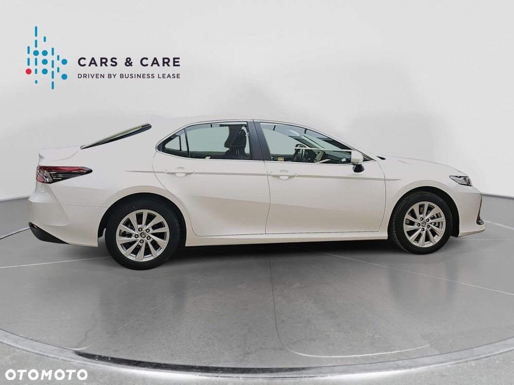 Toyota Camry 2.5 Hybrid Comfort CVT - 24