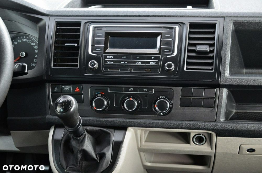 Volkswagen Transporter - 21