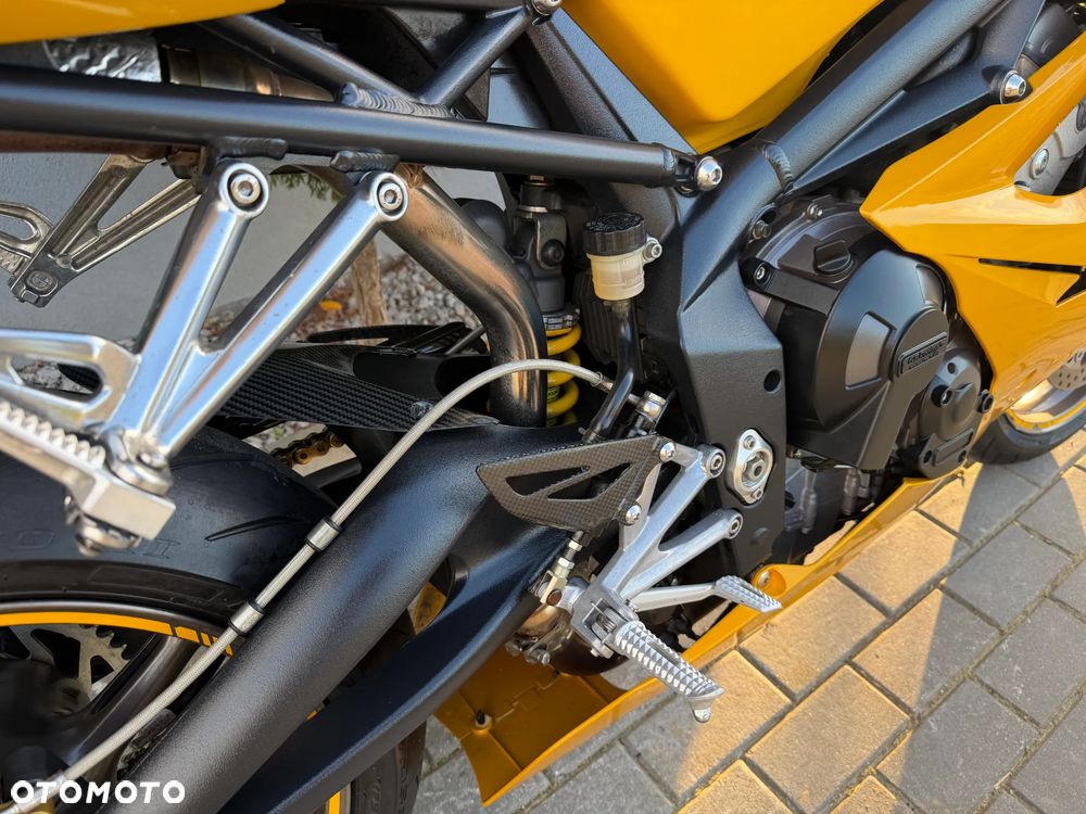 Triumph Daytona - 24