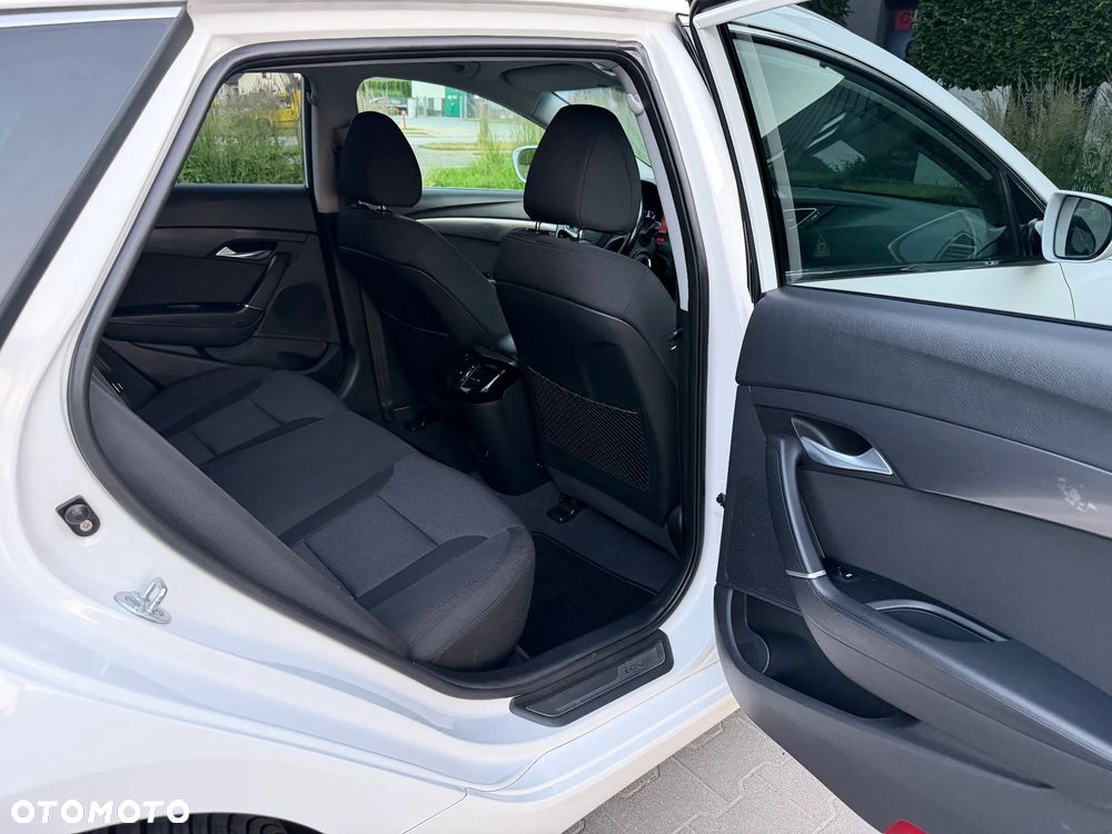 Hyundai i40 Kombi blue 1.7 CRDi Family - 23