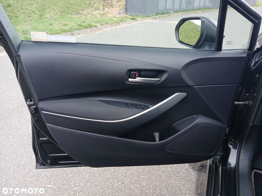 Toyota Corolla 1.8 Hybrid Comfort - 39