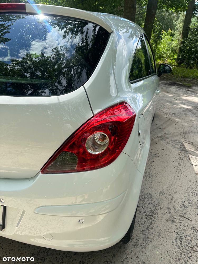 Opel Corsa 1.4 16V Automatik 150 Jahre - 10