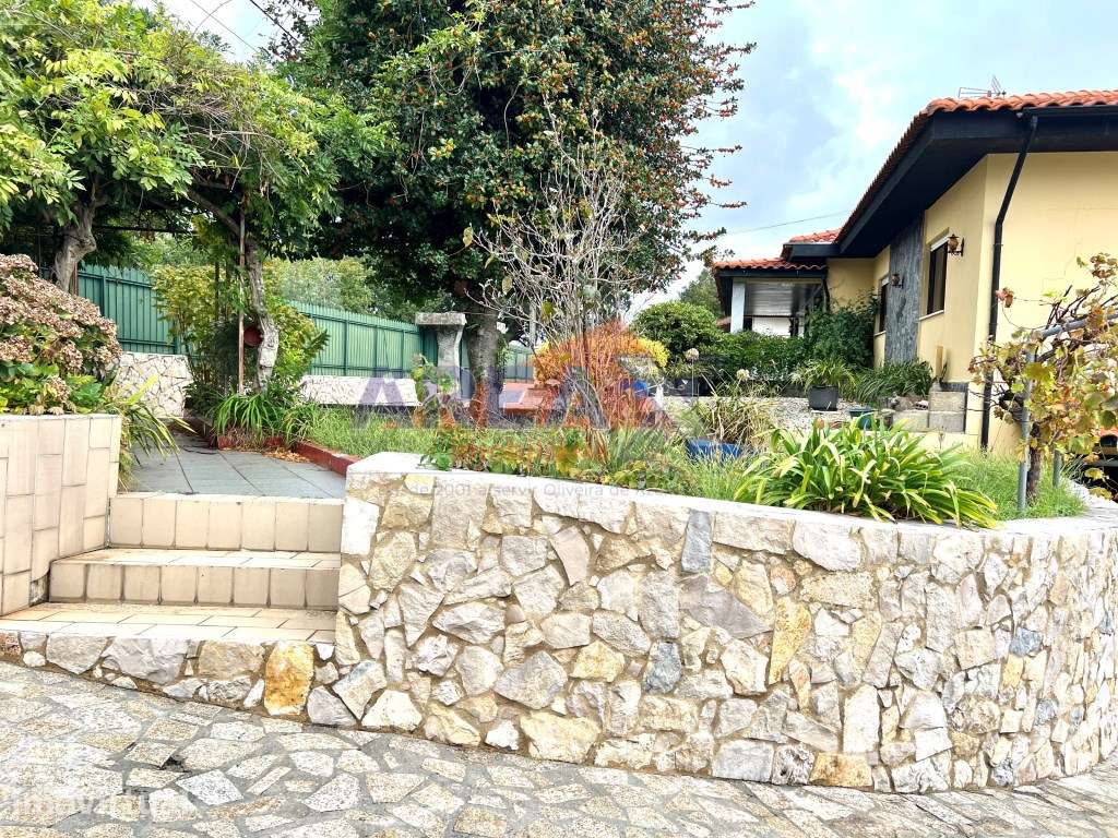 Moradia com 2 Anexos habitáveis e independentes, Churrasqueira fech... - Grande imagem: 4/60