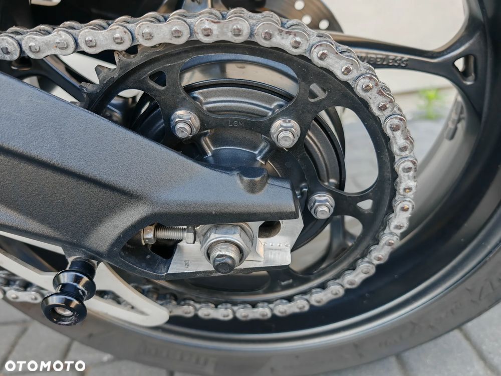 Triumph Street Triple - 31