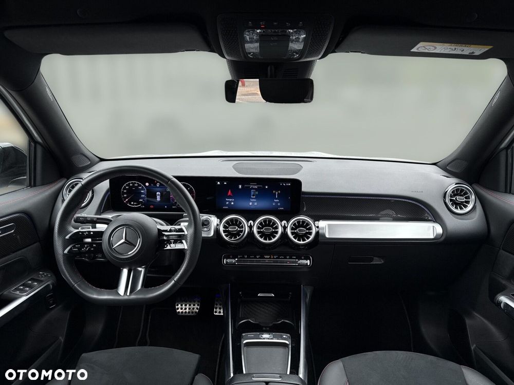 Mercedes-Benz GLB - 14