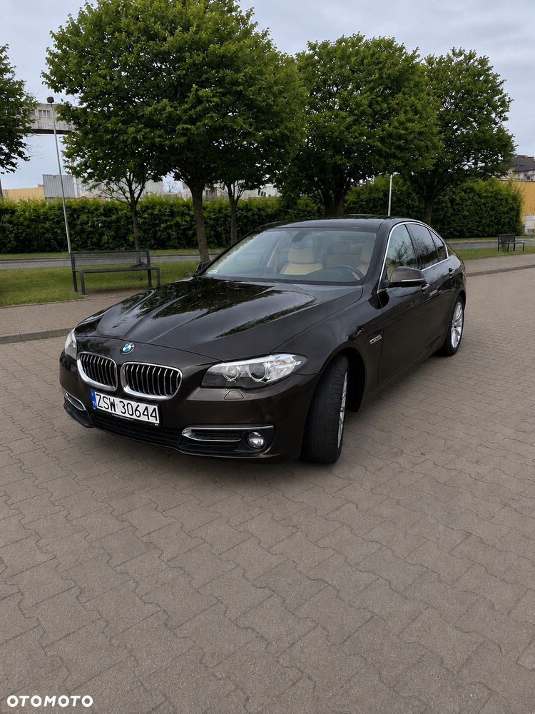 BMW Seria 5 520d xDrive Luxury Line - 1
