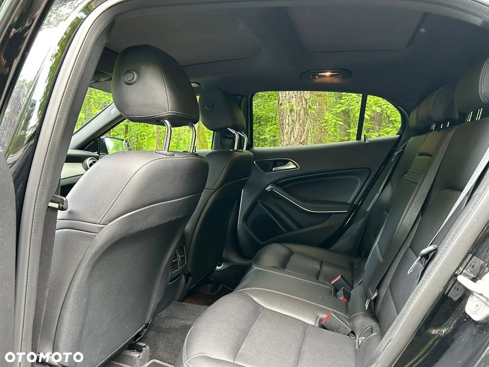 Mercedes-Benz GLA 250 4-Matic - 28