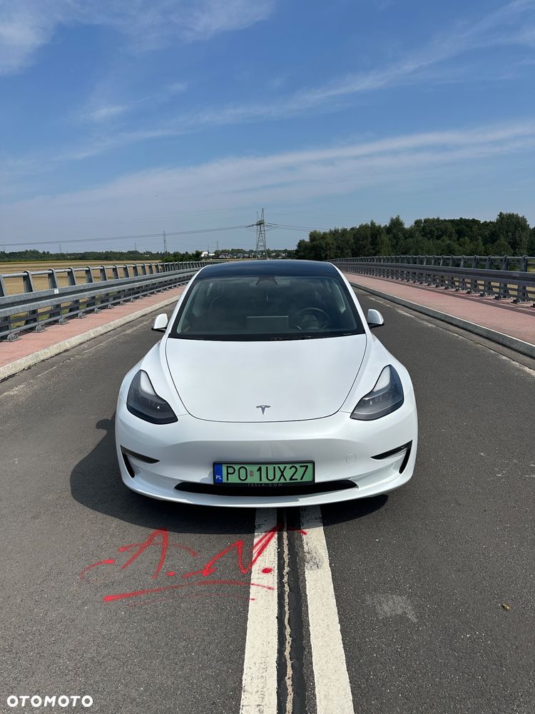 Tesla Model 3 - 1