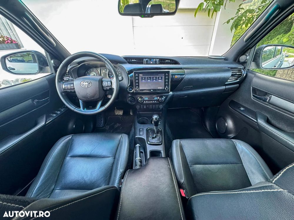 Toyota Hilux 2.8D 204CP 4x4 Double Cab AT Invincible - 7
