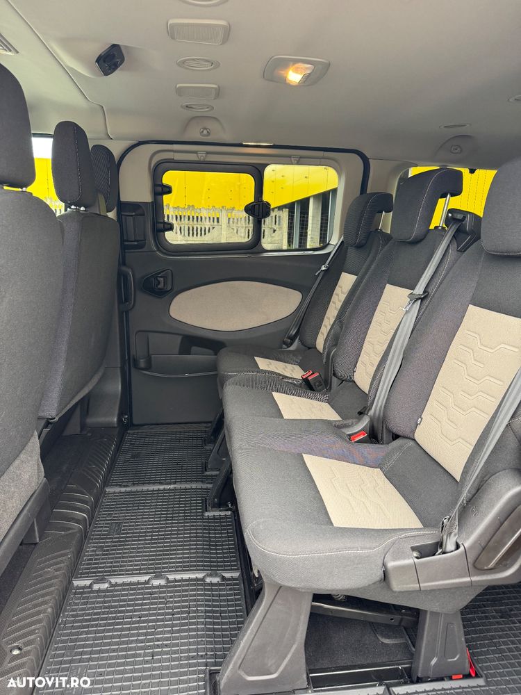 Ford Tourneo Custom 310 L2H1 VA Trend - 17