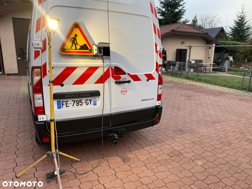 Renault Master L2 H2 warsztat mobilny zasilanie 230V - 40