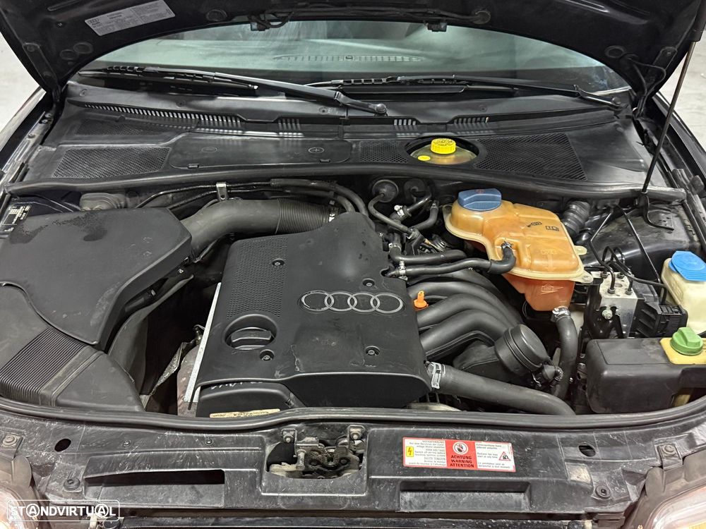 Audi A4 1.6 Confort - 17