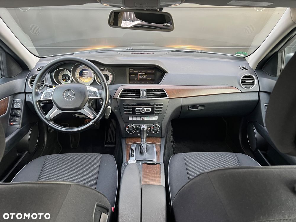 Mercedes-Benz Klasa C 220 CDI DPF Automatik BlueEFFICIENCY Elegance - 11