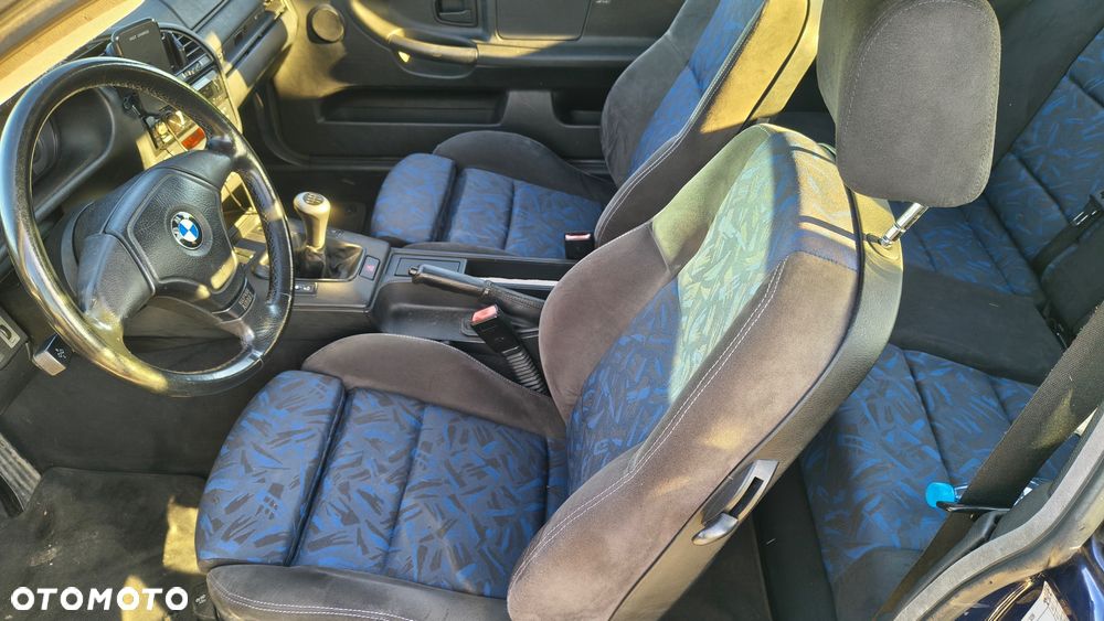 BMW Seria 3 323i - 15