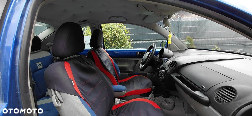 Volkswagen New Beetle - 5