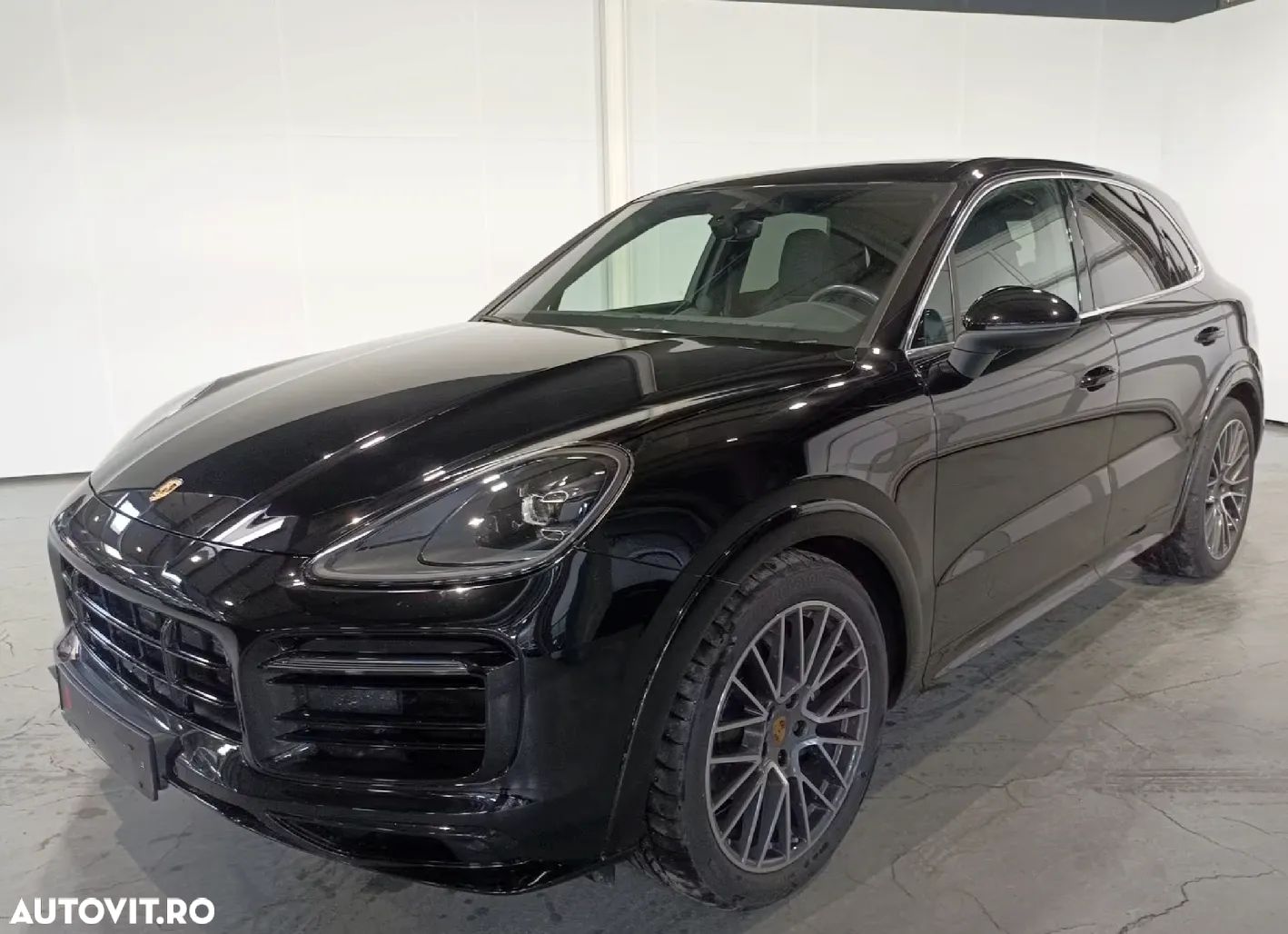 Porsche Cayenne Standard - 1