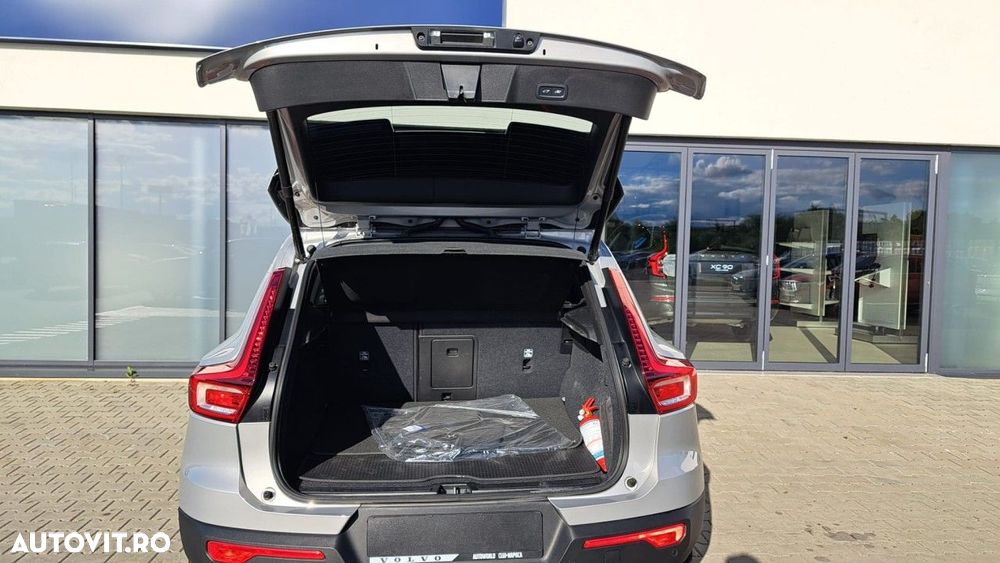 Volvo XC 40 B4 AT FWD MHEV Ultra Dark - 10