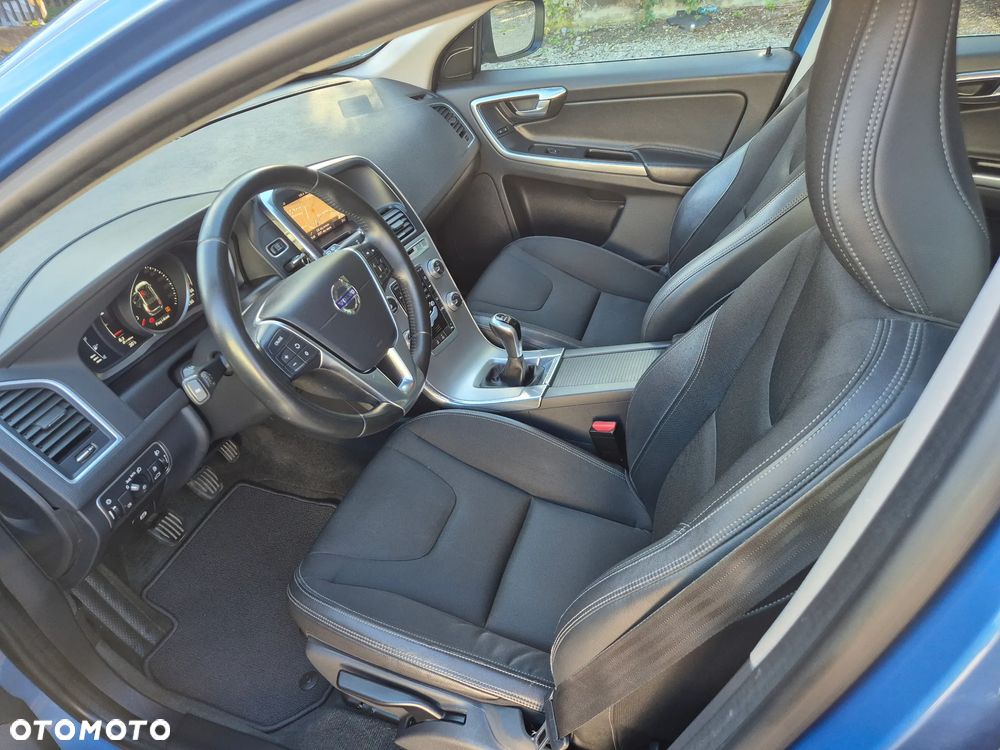 Volvo XC 60 D3 Drive-E Momentum - 36