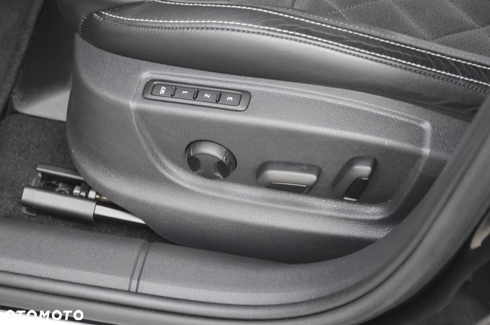 Skoda Octavia 2.0 TDI (Green tec) 4x4 DSG RS - 19