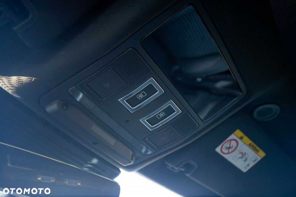 Land Rover Discovery - 26