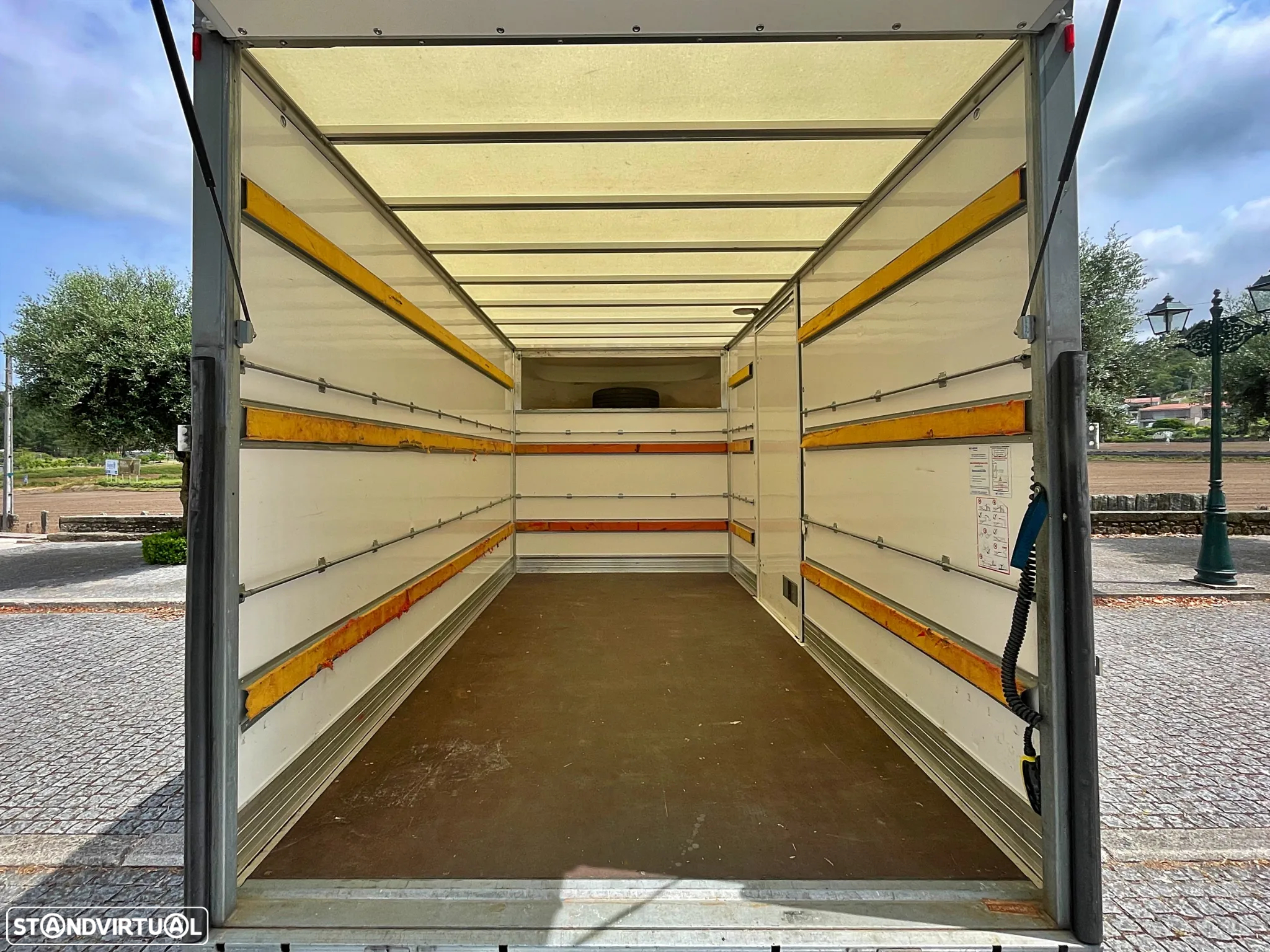 Iveco Daily 35S16 Contentor + Plataforma elevatória - 20