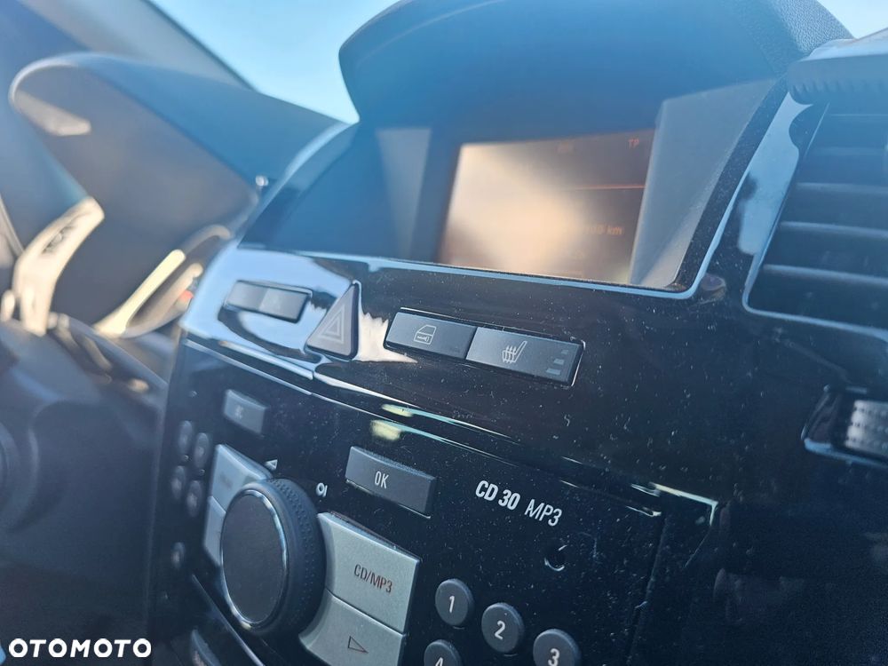 Opel Zafira 1.6 Cosmo - 28