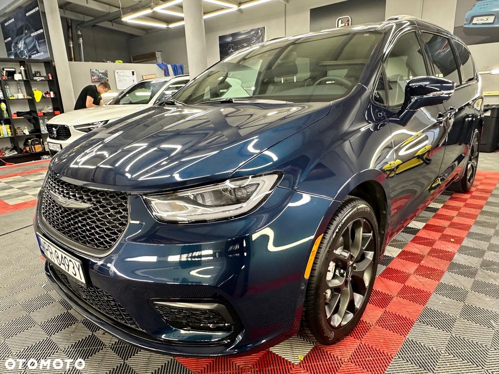 Chrysler Pacifica - 13