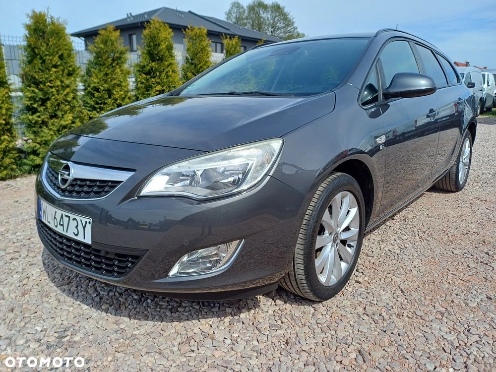 Opel Astra 1.4 Turbo 150 Jahre - 10
