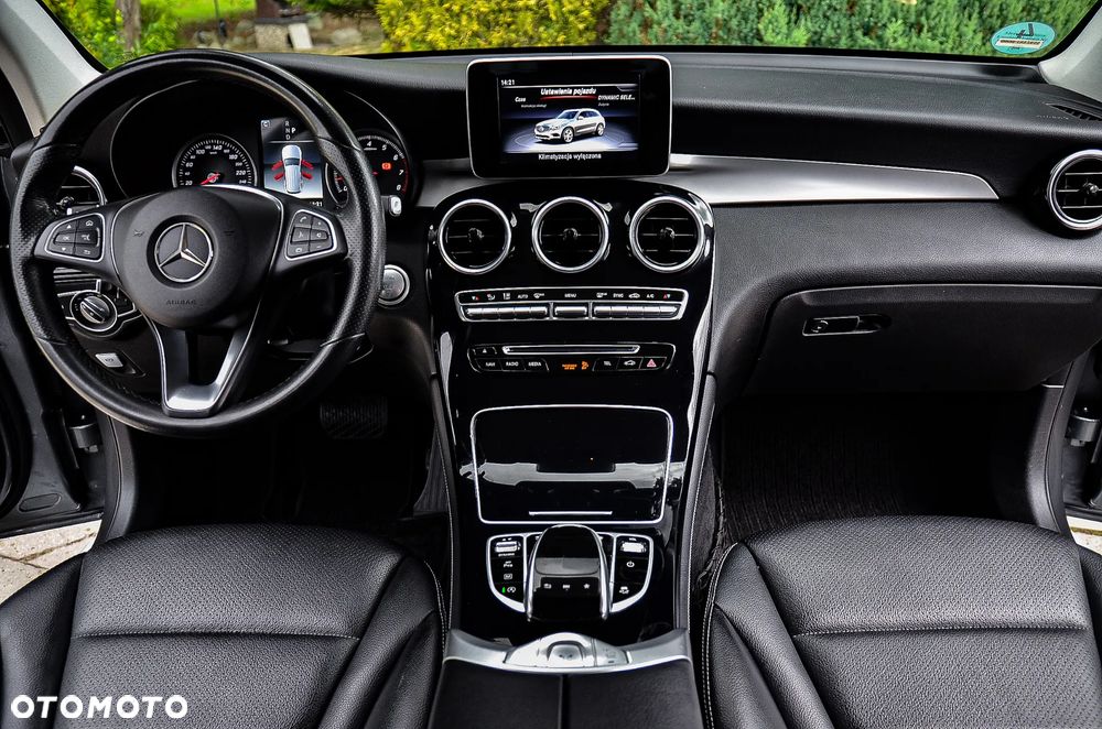 Mercedes-Benz GLC 250 4Matic 9G-TRONIC Exclusive - 32