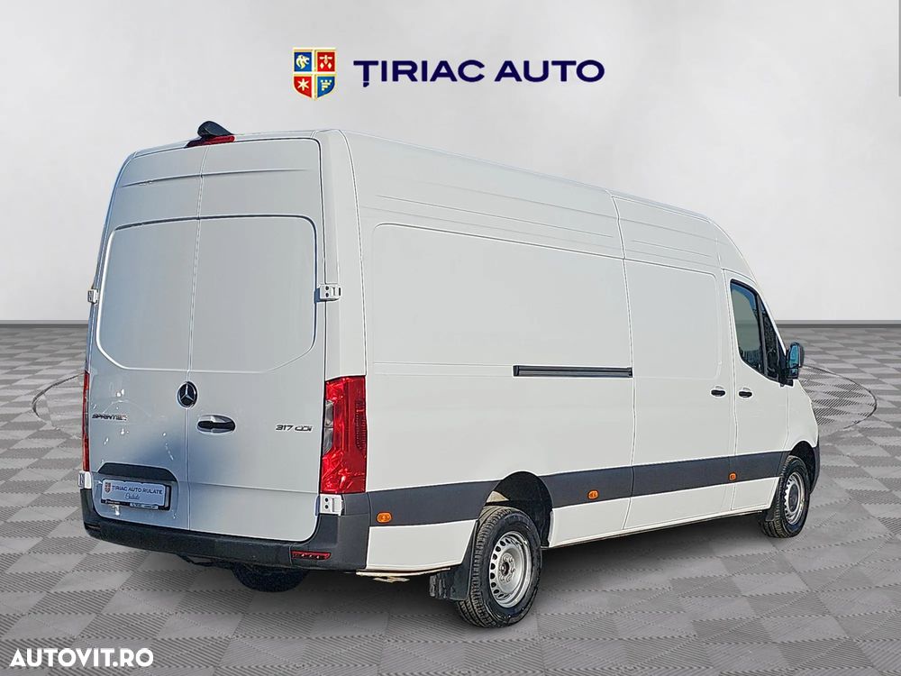 Mercedes-Benz Sprinter - 5