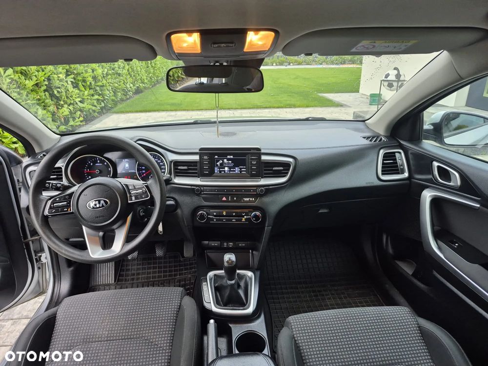 Kia Ceed 1.6 CRDi SCR L - 23