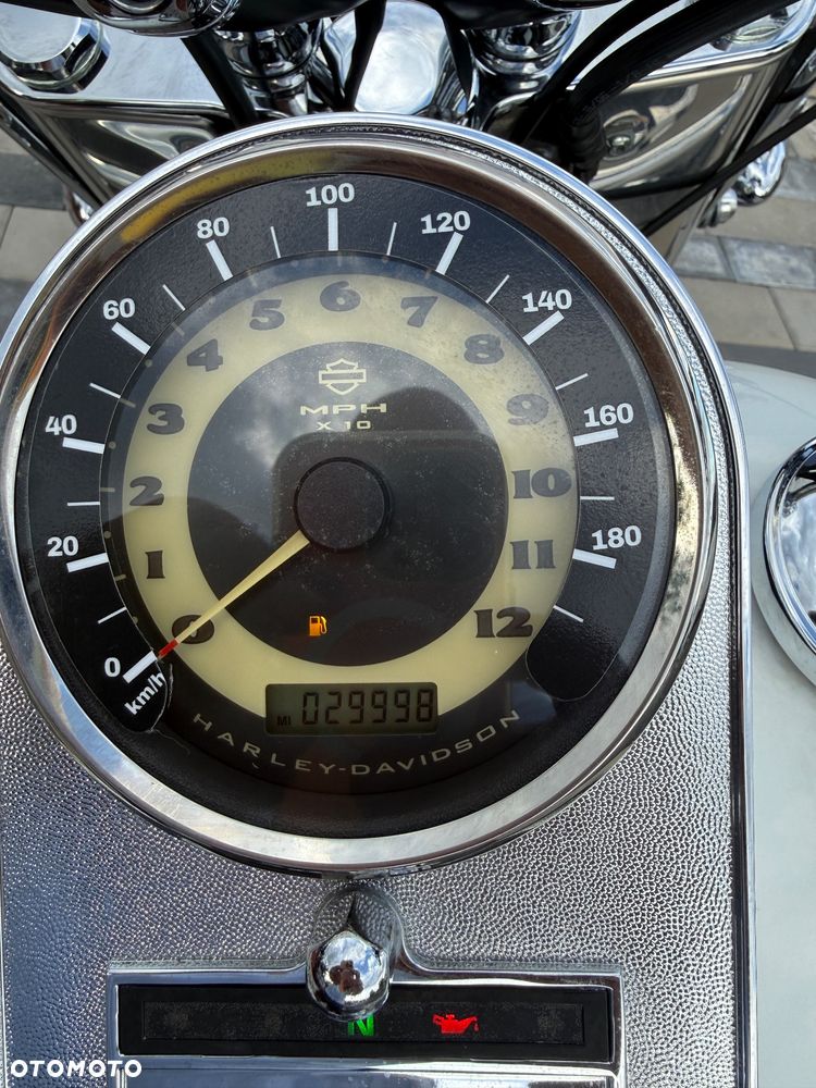 Harley-Davidson Softail Deluxe - 15
