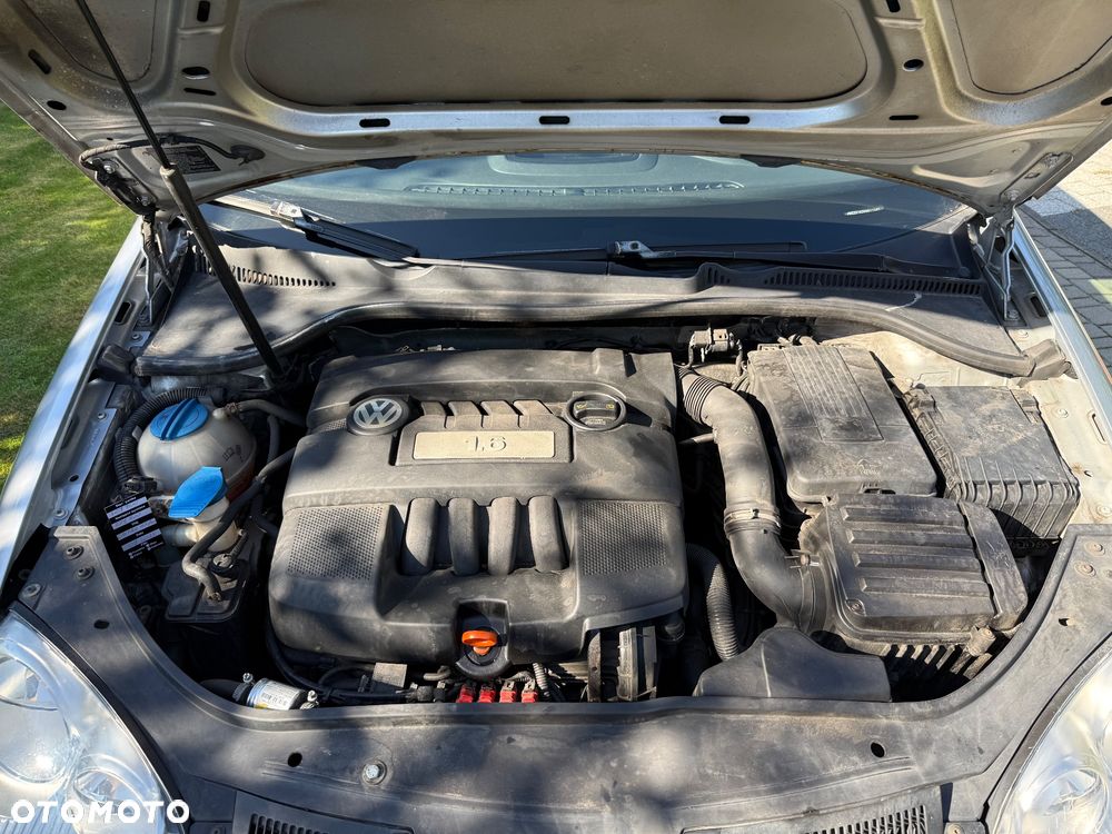 Volkswagen Jetta 1.6 Trendline - 14