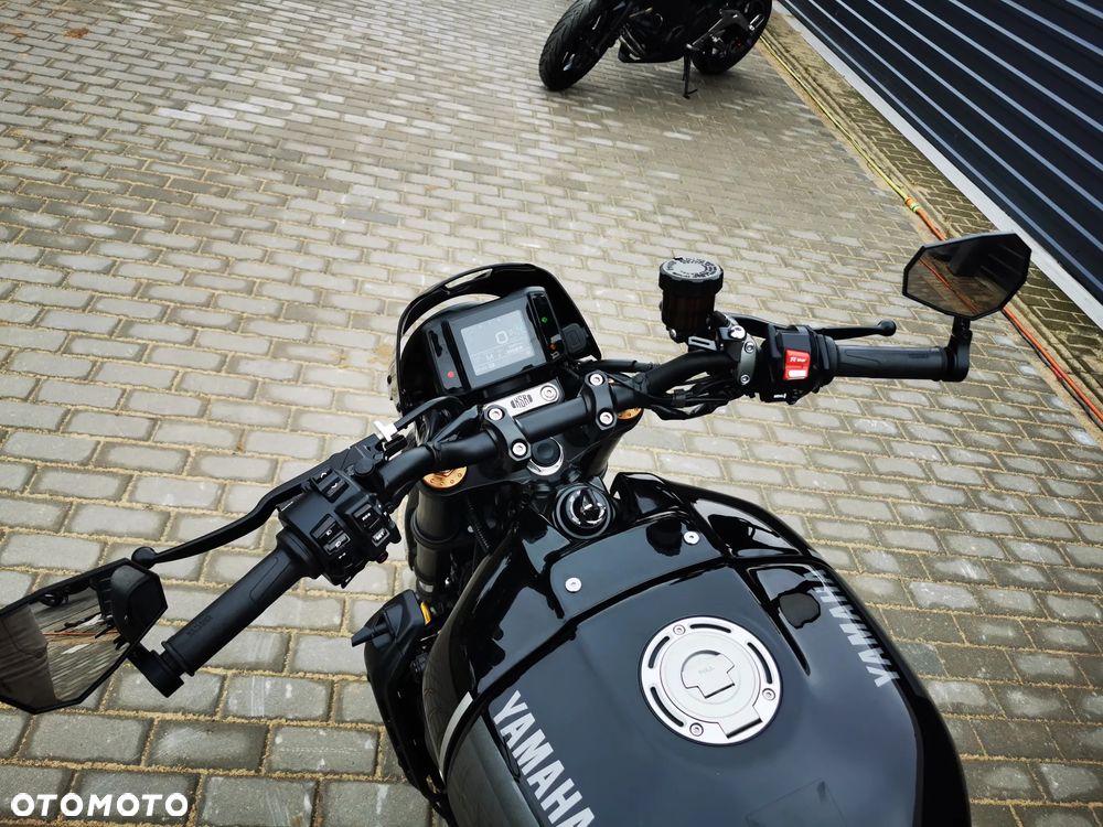 Yamaha XSR - 15