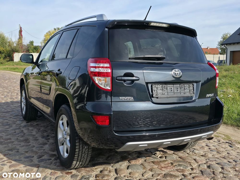 Toyota RAV4 - 9