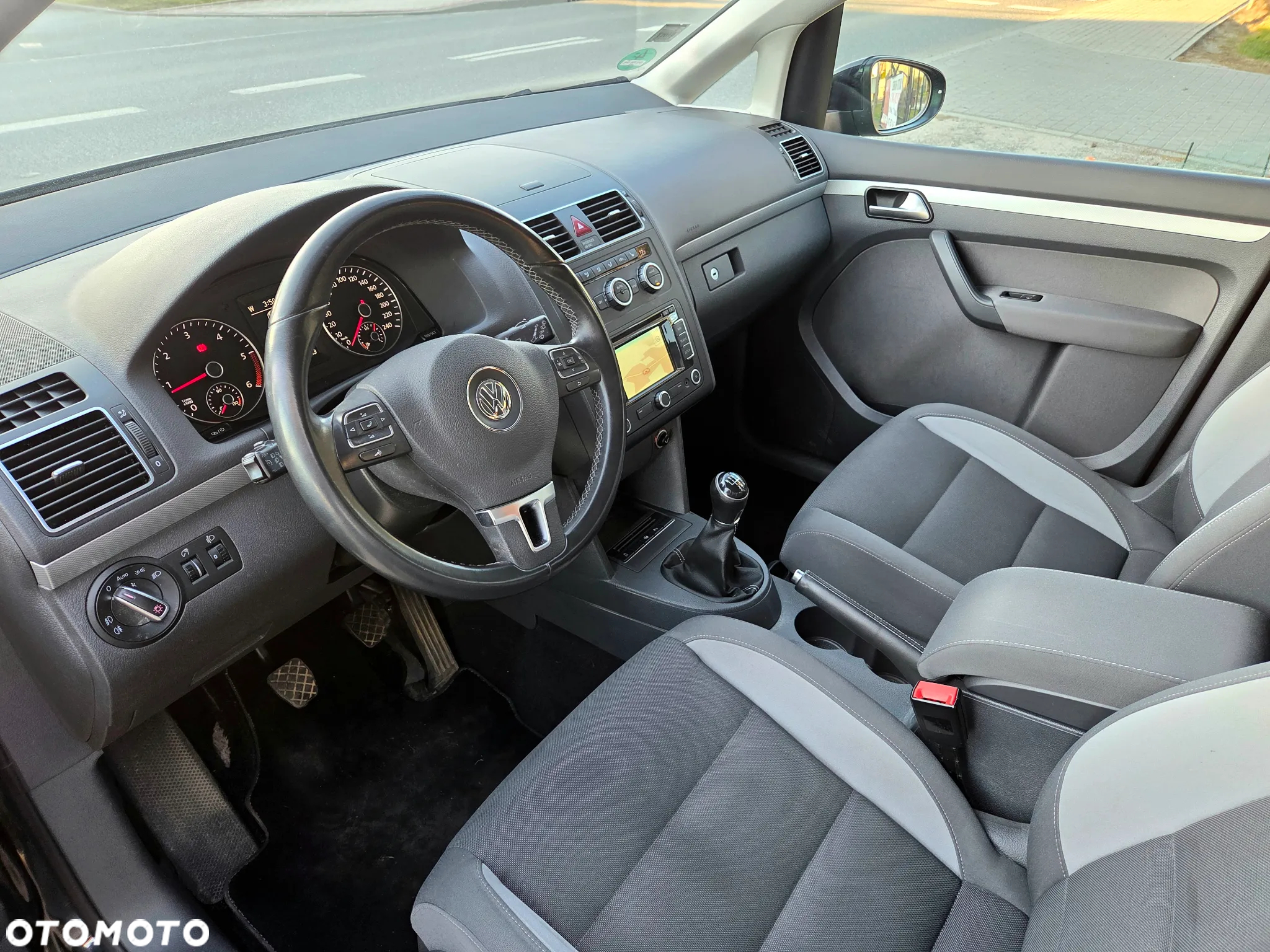 Volkswagen Touran 1.6 TDI DPF BlueMotion Technology Life - 11
