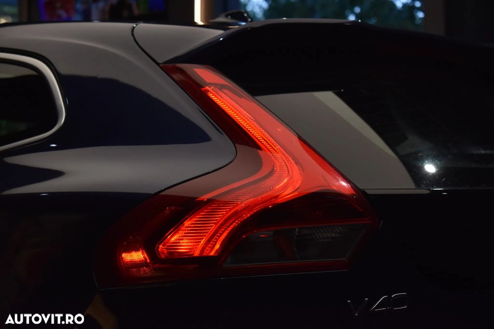Volvo V40 D3 R-Design - 21