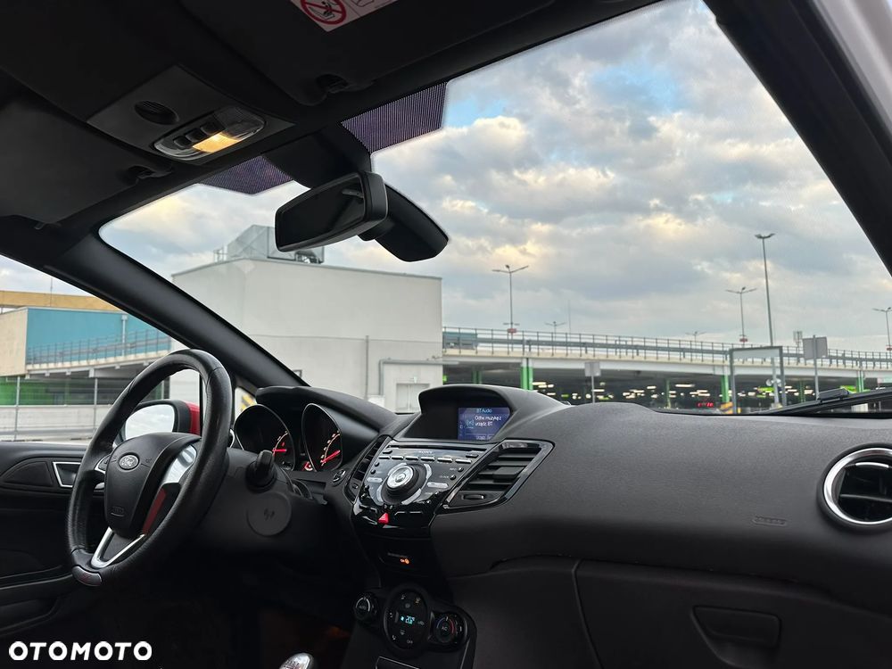 Ford Fiesta 1.6 EcoBoost ST - 28