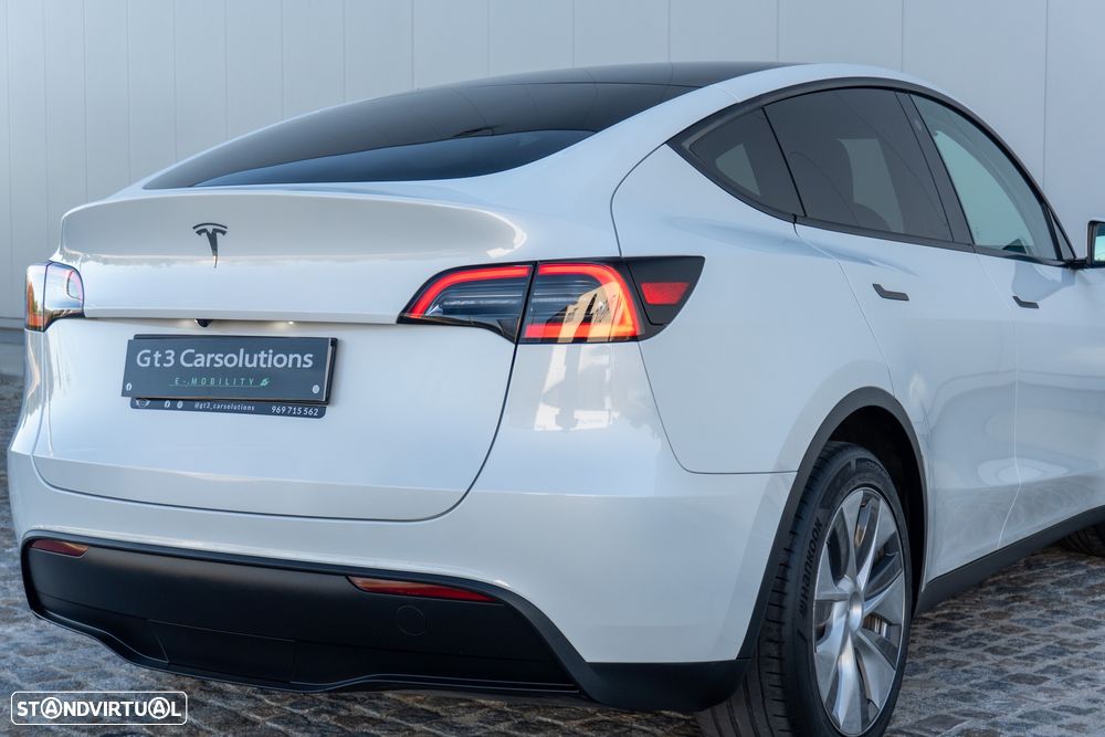 Tesla Model Y Standard - 10