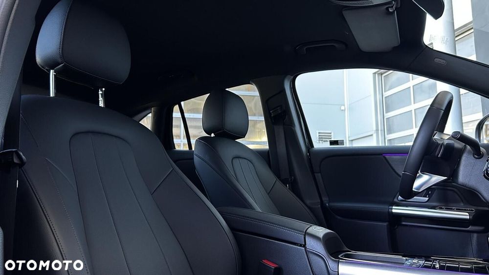 Mercedes-Benz GLA 200 d Progressive 8G-DCT - 24