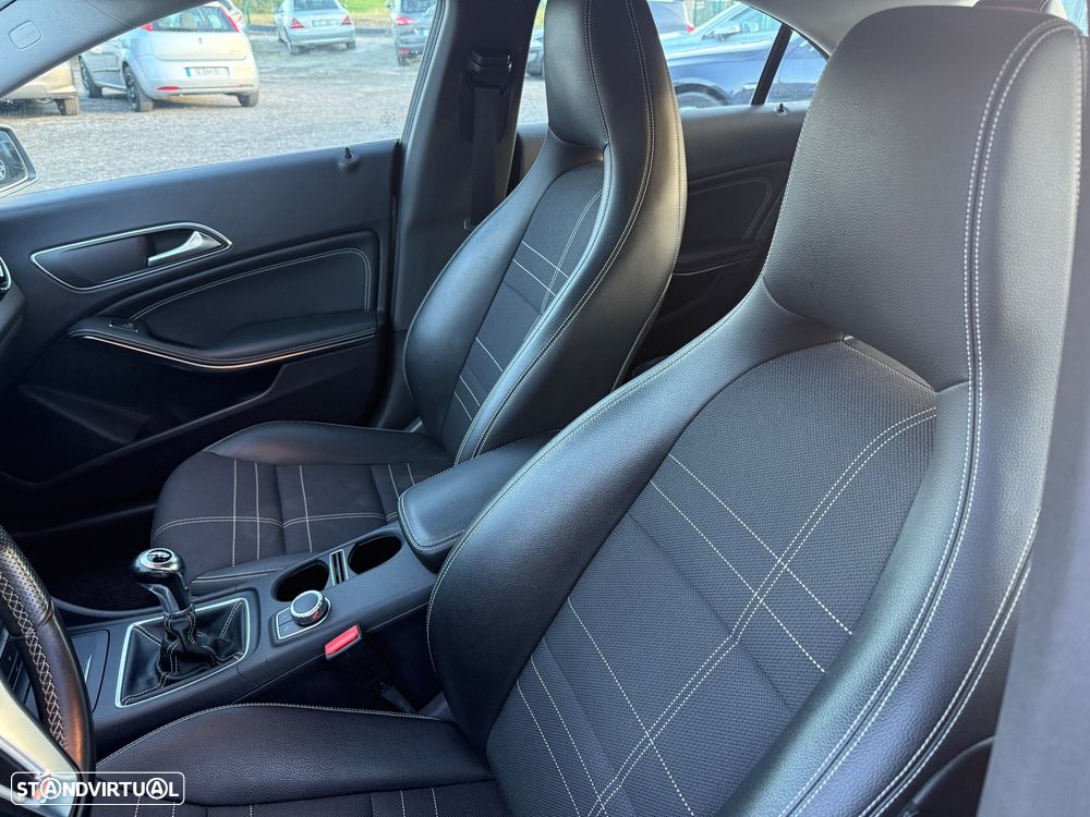 Mercedes-Benz CLA 200 CDI Urban - 12
